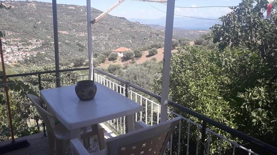 Вилла Vacation House Dionysia Эйон Экстерьер фото